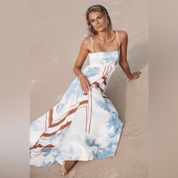 NWT Petal and Pup Elanor Maxi Dress size Large blue cream silky - Picture 1 of 8